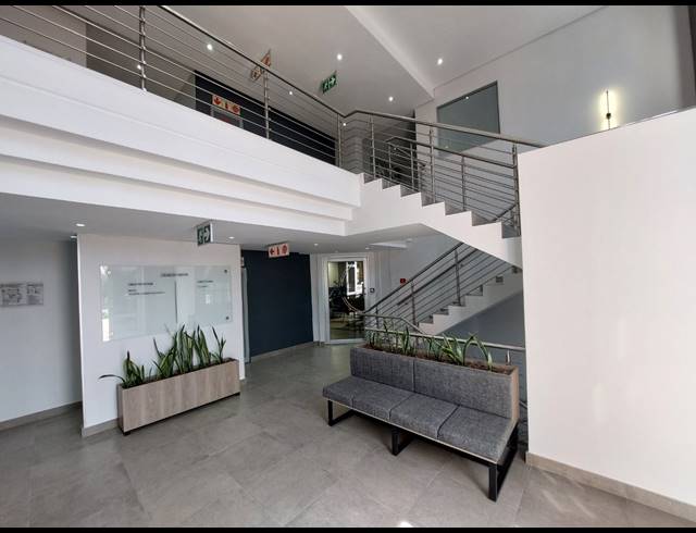 199M² OFFICE TO LET IN BRYANSTON